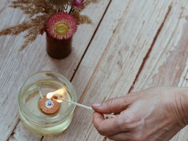 Kerze mit Öl selber herstellen – DIY